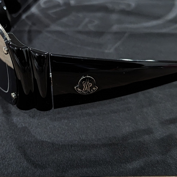 $485 Mens Authentic MONCLER Sporty 76mm Sunglasses Black/Smoke - Picture 4 of 7
